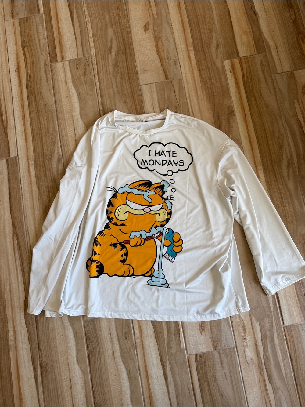 SHEIN White Long Sleeve Men’s Tee with Garfield Tag